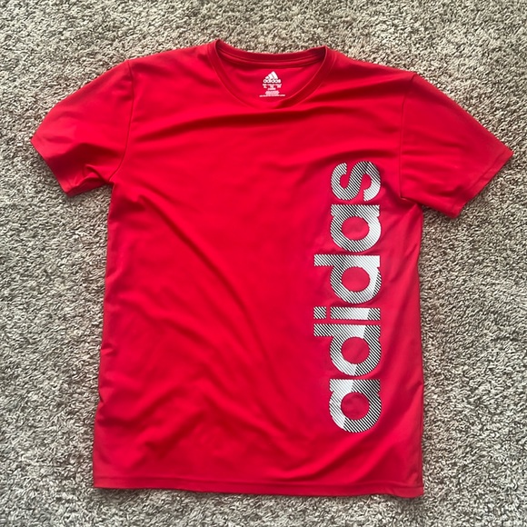 Adidas Youth Red Tshirt XL (18-20) Never Worn - Picture 1 of 2